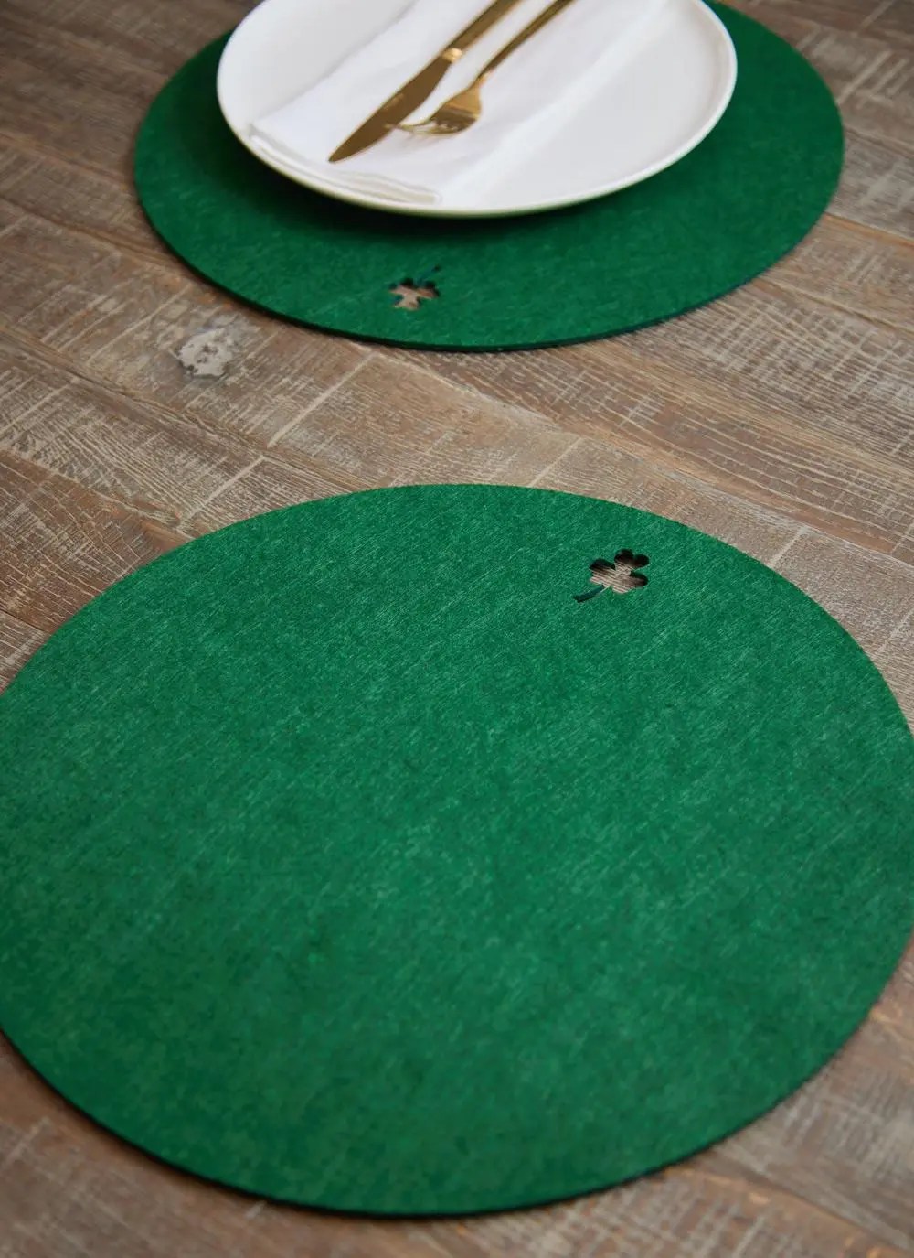 Green Shamrock Round Felt Placemats Set Of 6 Blarney